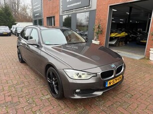 BMW 3-serie Touring 318d High Executive AUT