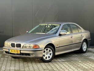 BMW 5-serie 520i CLIMA CRUISE TREKHAAK