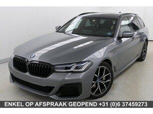 BMW 5 Serie Touring 530e xDrive M-Sport Trekhaak Pano HUD