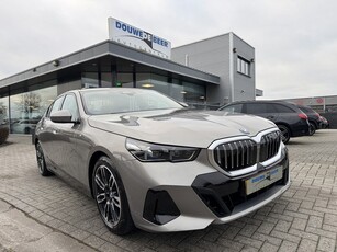 BMW i5 eDrive40 M sport 84 kWh Trekhaak Driving Assistant