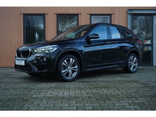 BMW X1 sDrive 20i Sport Line Trekhaak (bj 2019)