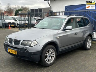 BMW X3 2.5i Executive / AIRCO / SENSOREN / TREKHAAK /