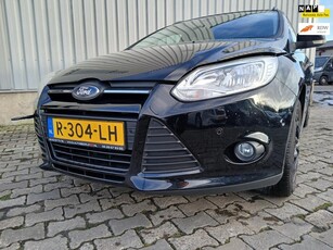 Ford Focus Wagon 1.0 EcoBoost Titanium - Motor Defect -