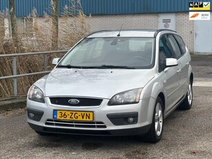 Ford Focus Wagon 1.8-16V Ambiente