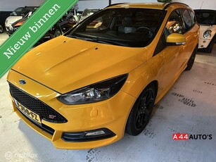 Ford Focus Wagon 2.0 ST*UNIEKE EN IN NIEUWSTAAT*RECARO*