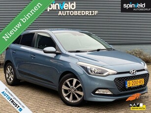 Hyundai i20 1.4 HP Business Edition BJ`15 Dealer ond. Navi