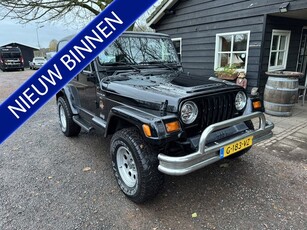 Jeep Wrangler TJ 4.0i Hardtop AIRCO (bj 1997)