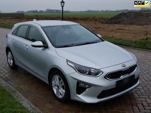 Kia Ceed 1.6 CRDi DynamicLine CLIMA NAV ** 7599 MARGE **