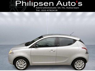 Lancia Ypsilon 0.9 TwinAir Silver (bj 2011)