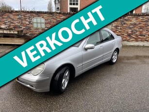 Mercedes-Benz C-klasse 200 K. Elegance! Airco! Dealer