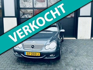 Mercedes-Benz C-klasse Coupé AUT Pano lees tekst