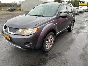 Mitsubishi Outlander 2.4 Instyle7PERSON 4X4 AUTOMAAT NAVI