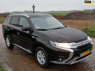 Mitsubishi Outlander 2.4 PHEV Pure AC ** 12999 NETTO **