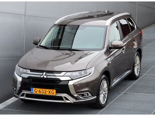 Mitsubishi Outlander PHEV 2.4 INTENSE 4WD PLUG IN HYRBID V2G EERSTE EIGENAAR TREKHAAK 1500KG ALL IN RIJKLAARPRIJS