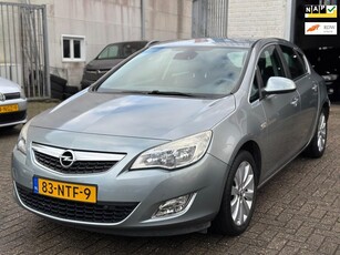 Opel Astra 1.4 Turbo Cosmo BJ:2010 Navi Parksensor Airco