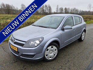 Opel Astra 1.6 Essentia (bj 2005, automaat)