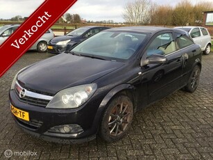 Opel Astra GTC 1.6 Edition