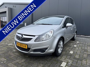 Opel Corsa 1.2-16V Selection Hele nette 5 drs. auto. AIRCO.