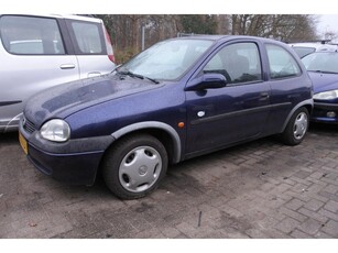 Opel Corsa 1.2i-16V Strada nw apk bij aflevering 229 dkm