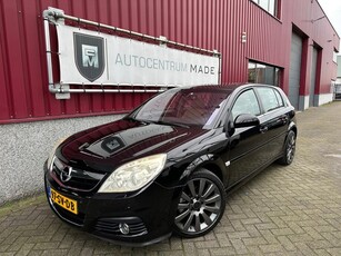 Opel Signum 2.2-16V Sport // Aurtomaat // Leer // PDC //