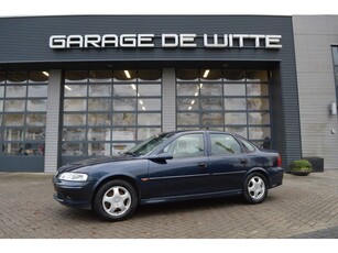 Opel Vectra 1.8-16V Business Edition