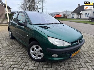 Peugeot 206 1.4 Gentry [bj 2002] AircoTrkhaakNieuwe APK