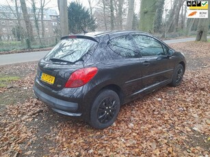 Peugeot 207 1.4-16V XR