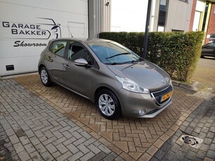 Peugeot 208 1.2 VTi Envy Navigatie Cruise-Control All-Season