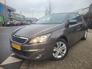 Peugeot 308 1.2 Benzine PanoramdakNavigatie Luxe model