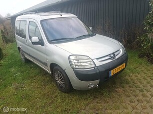 Peugeot Partner MPV 1.6-16V XT 2004 defect !