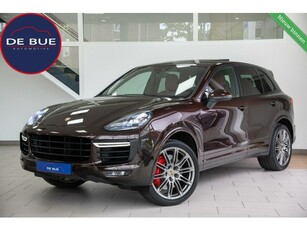 Porsche Cayenne 4.8 Turbo Exclusive Bi-Color Dealer