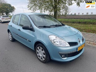 Renault Clio 1.2-16V Special Line