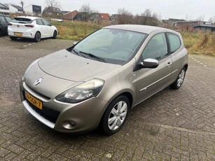 Renault Clio 1.6 Night & Day ((( AUTOMAAT )))