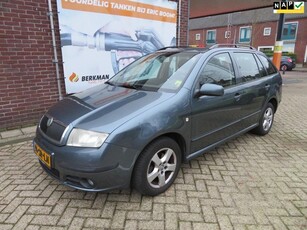 Skoda Fabia Combi 1.4-16V AUTOMAAT ! Elegance NWE