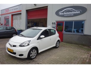 Toyota Aygo 1.0-12V Comfort Navigator (bj 2011)