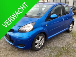 Toyota Aygo 1.0-12V Dynamic Blue; 3 maand garantie; Apk