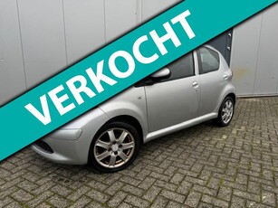 Toyota Aygo 1.0-12V + (NAP/ NL-auto/ APK/ INRUIL KOOPJE/