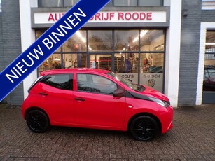 Toyota Aygo 1.0 VVT-i 5-Drs Black & Red AIRCO,GOED