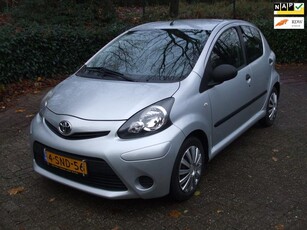 Toyota Aygo 1.0 VVT-i Now airco 178 dkm NAP APK 5 drs grijs