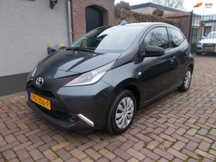 Toyota Aygo 1.0 VVT-i x-now BJ 2017 AIRCO APK 11-25