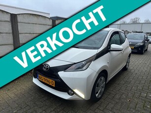 Toyota Aygo 1.0 VVT-i x-play AIRCO/ CAMERA/ NETTE AUTO!