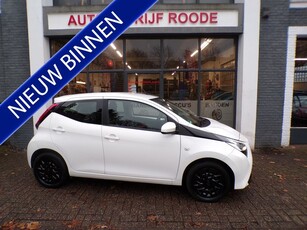 Toyota Aygo 1.0 VVT-i x-play AUTOMAAT,CAMERA,NIEUWE APK !!