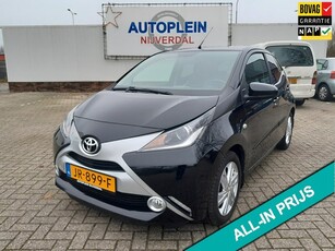 Toyota Aygo 1.0 VVT-i x-play keurig nette Aygo van eerste