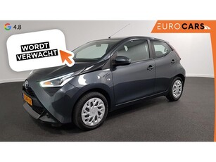 Toyota Aygo 1.0 VVT-i x-play Navigatie Airco Camera