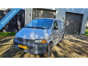 Toyota HiAce 2.5 D4-D 100