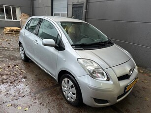 Toyota Yaris 1.3 VVTi Aspiration Automaat