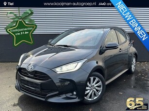 Toyota Yaris 1.5 Hybrid Executive edition Apple