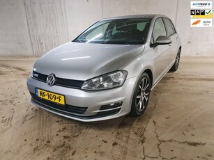 Volkswagen Golf 1.0 TSI Connected Series Nav,App,Cam,Pdc.