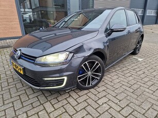 Volkswagen Golf 1.4 TSI GTE Connected Series dealer