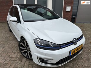 Volkswagen Golf 1.4 TSI GTE / Pano / Navi / PDC / DAB / Led